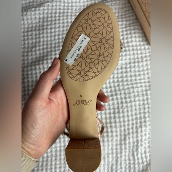 Badgley Mischka Womens Danni Low Block Heel Sandal NWT - Picture 12 of 13